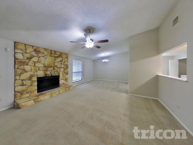 Photo - 8338 Knotts Landing Dr E