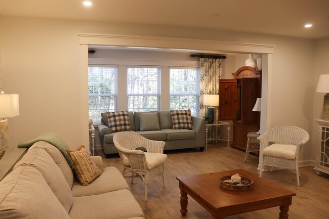 Photo - 4384 Daphne Ln