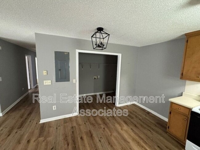 Photo - 424 N 8th St