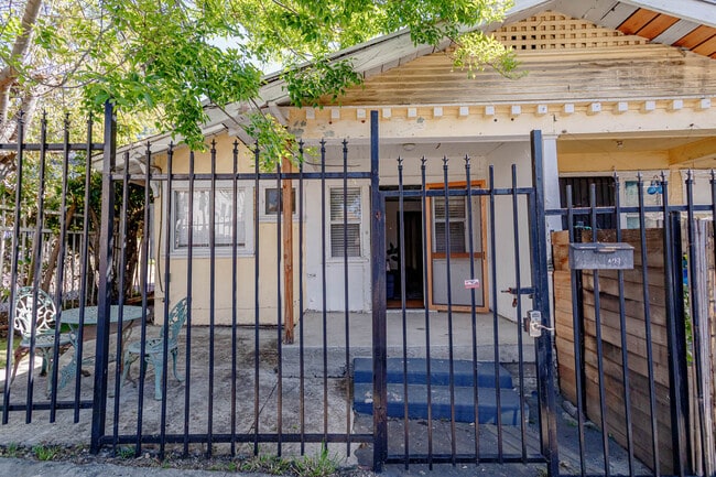 Building Photo - 318 Firmin St