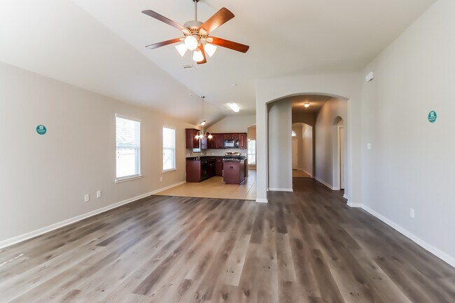 Photo - 1110 Shadow Glenn Dr