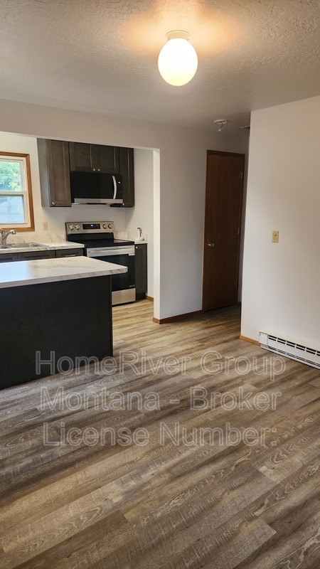 Photo - 705 S 2nd St W