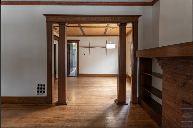 Photo - 157 Saranac Ave Unit Lower