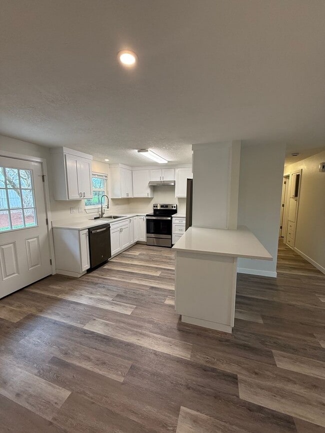 Photo - *REDUCED RENT* Beautifully Remodeled 4-Bedroom Home Backing to Park – Desirable Keizer Neighborhood