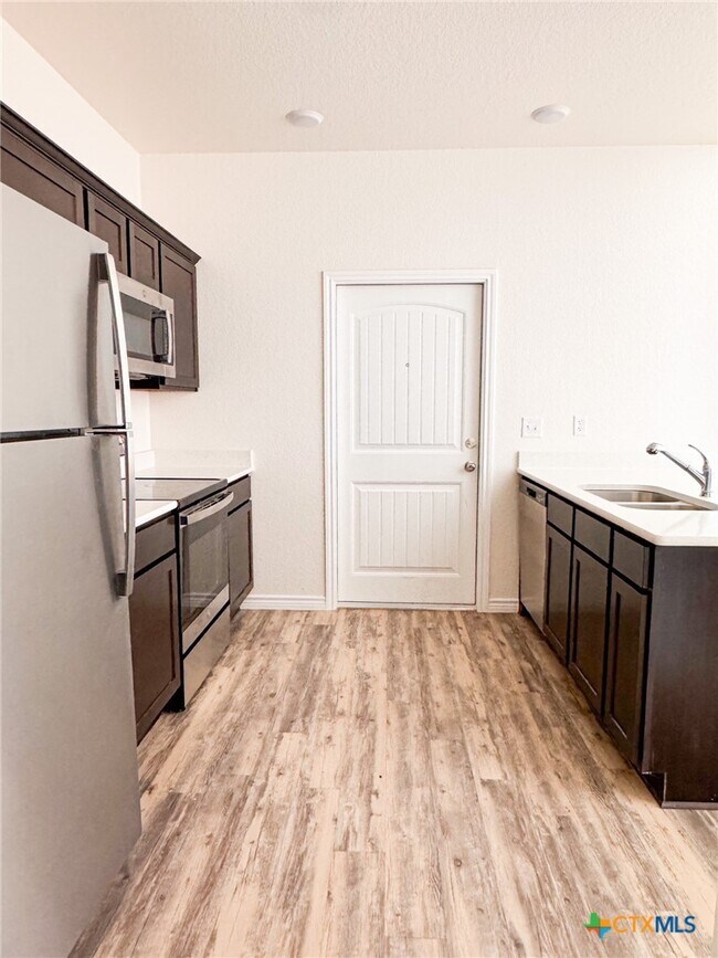 Photo - 4913 Rose Gdn Lp