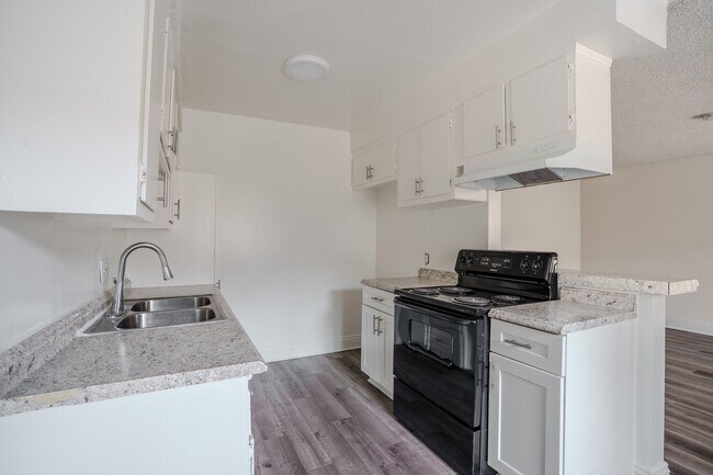 Photo - 1940 Pine Ave Unidad 4