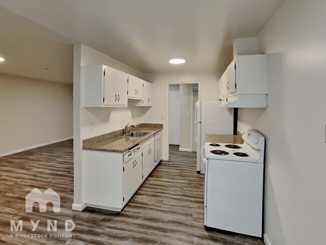 Photo - 240 Athol Ave Unidad 201