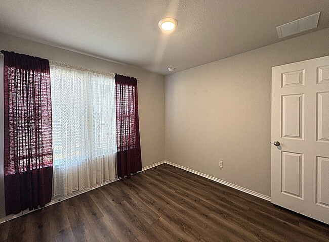 Photo - 2418 Corradino St