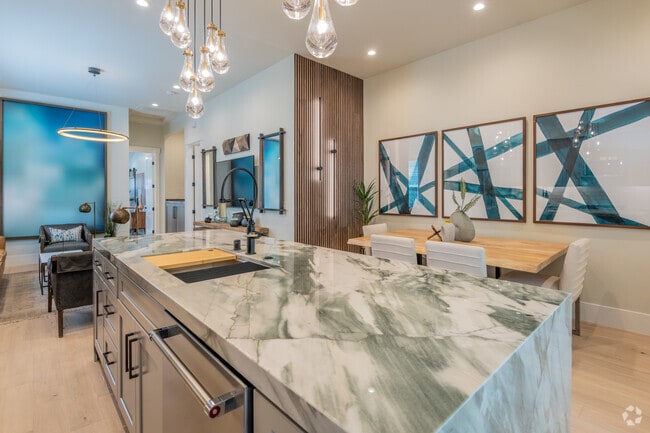 2BR, 2BA