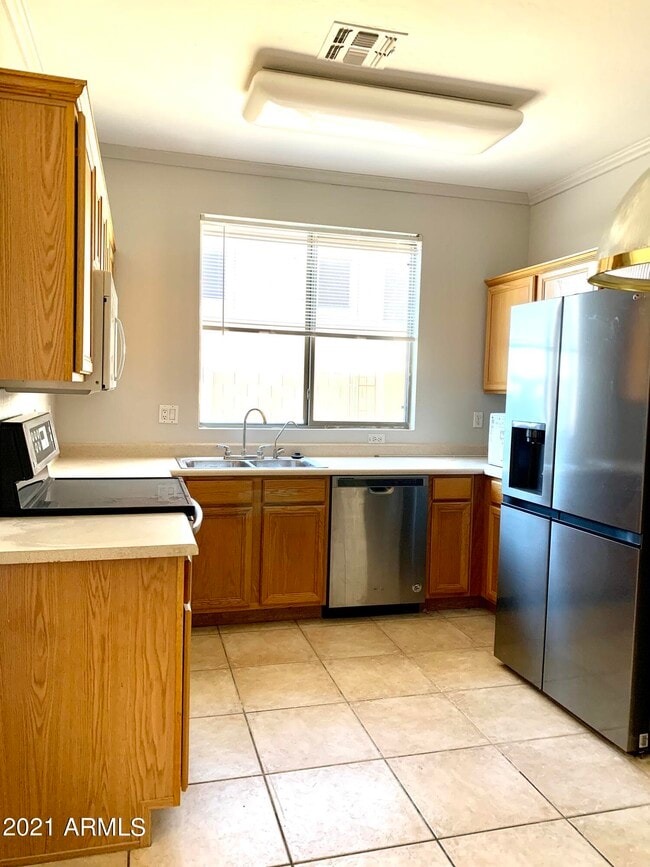 Photo - 16906 S Cedarwood Ln