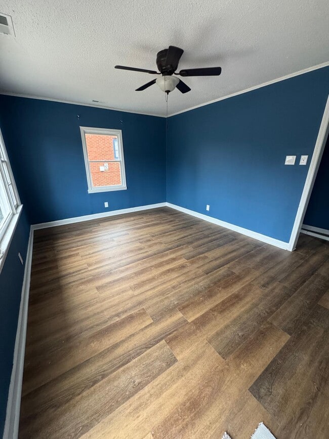 Photo - 211 Jane Ave