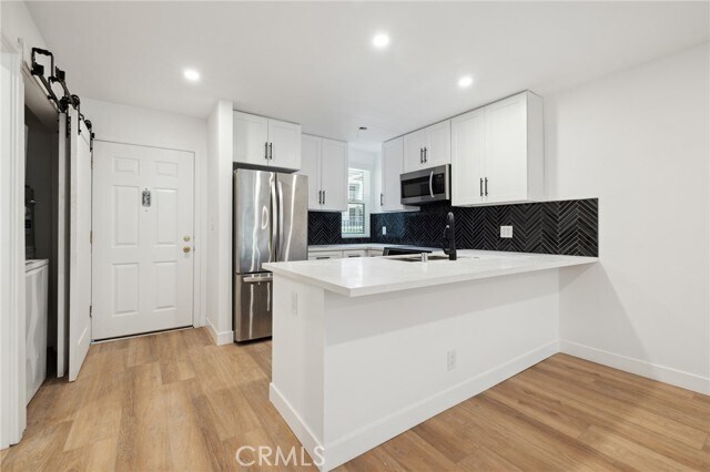 Photo - 17000 Burbank Blvd Unidad 106 Rental