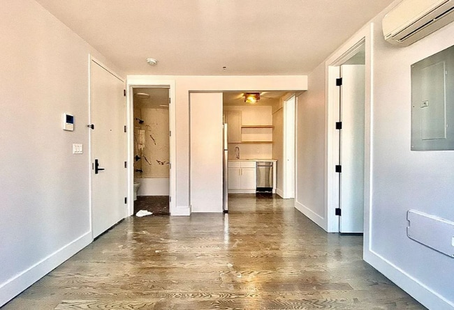 Photo - 10 Ten Eyck St Unidad F2