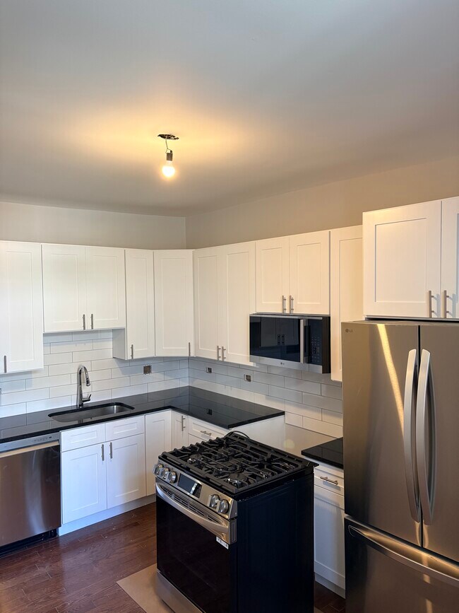 Photo - 4619 N Broadway St Unit 2