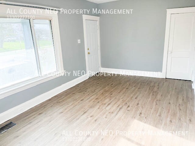 Photo - 3310 E 134th St Unidad Down