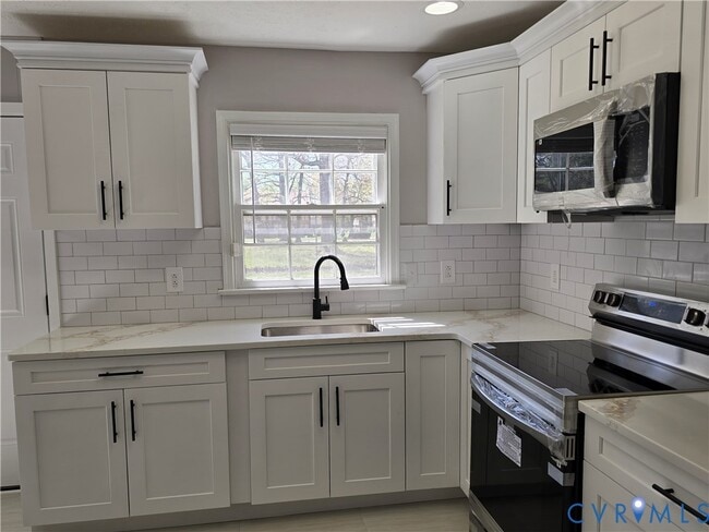 Photo - 419 Airycrest Dr