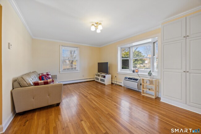 Photo - 245 Sunnyridge Ave