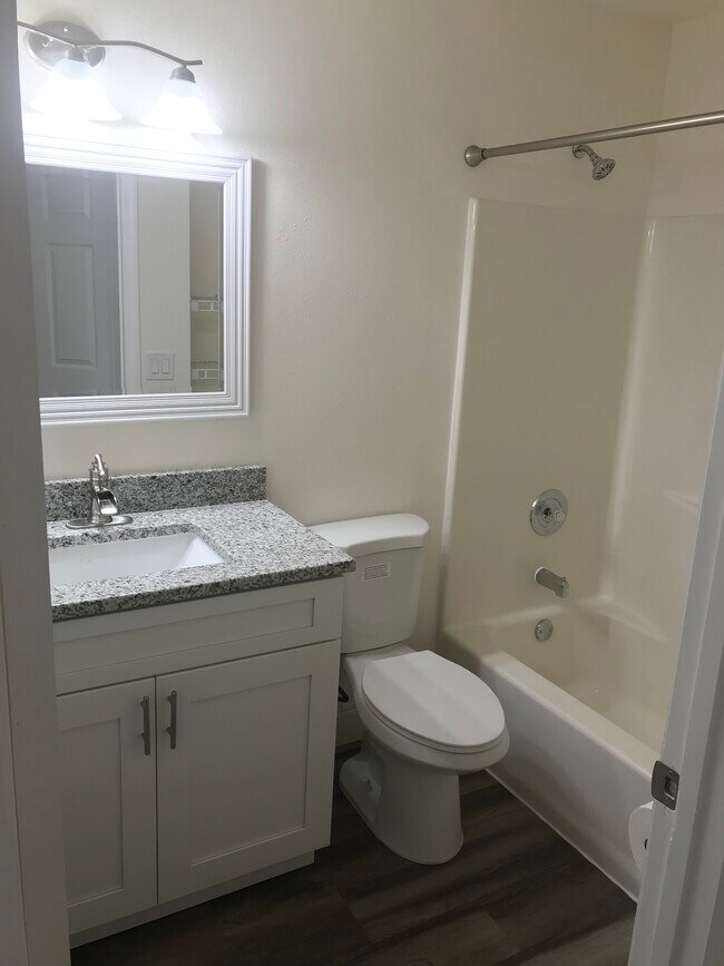 Photo - 1340 18th Ave SW