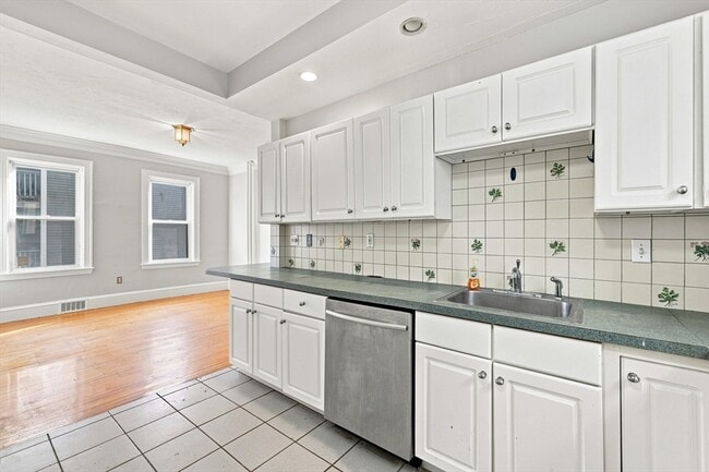 Photo - 147 Murdock St