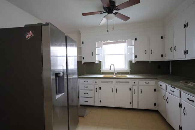 Photo - Rancher on a Quiet Manheim Borough Street