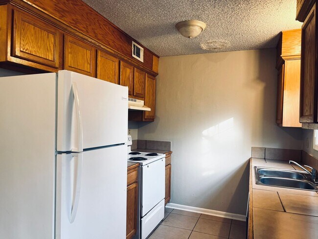 Photo - 211 Al Pearson Dr Unit Apt B