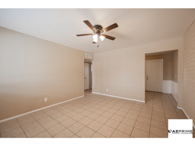Photo - FREE ONE MONTH RENT MOVE IN SPECIAL! Modern 1/1 Phoenix Apartment - Stylish & Convenient!
