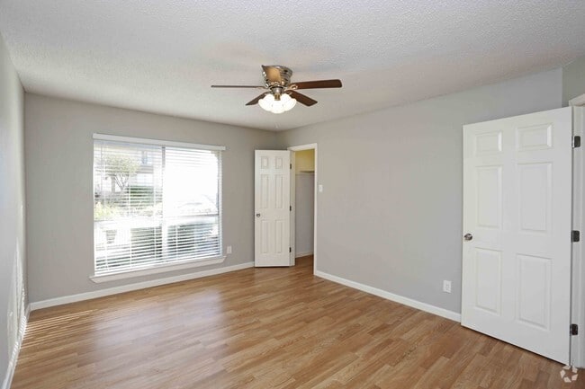 1BR,1BA - 690SF - BEDROOM - The Residences of White Rock Lake