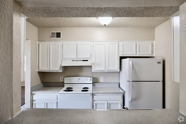 Building Photo - Pine Terrace Rental
