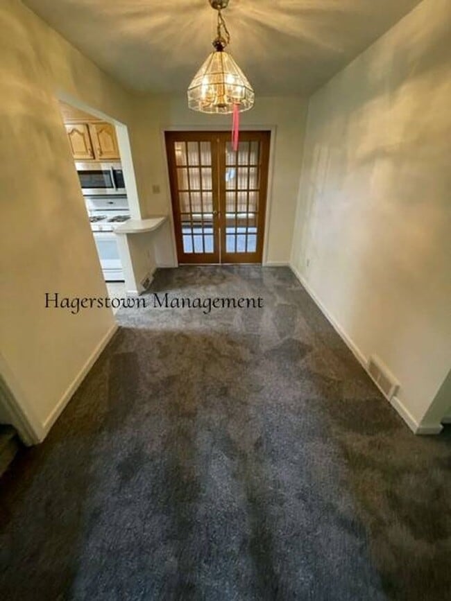 Photo - Charming Cape Cod in Halfway