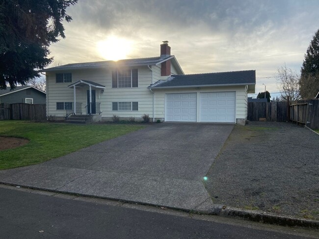 Charming 4 bed 2 bath - Charming 4 bed 2 bath House