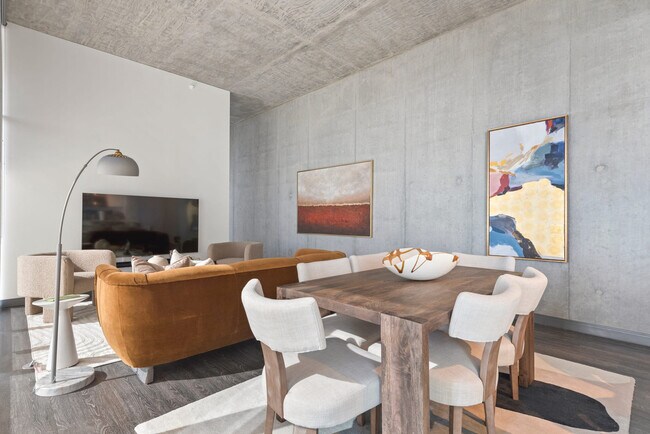 Photo - 168 N Elizabeth St Unit ID1029619P