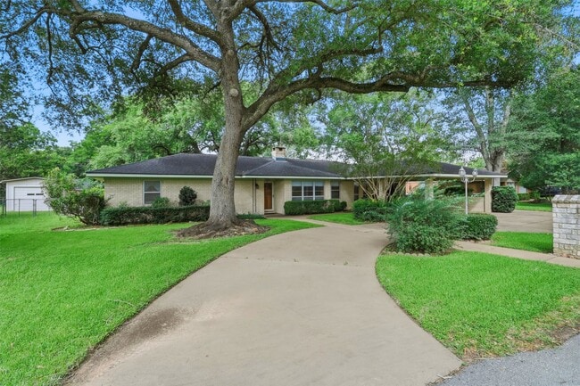 Photo - 1335 Kathy Ave