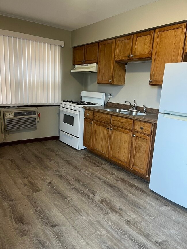 Photo - 7831 Roberts Rd Unit 1