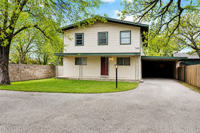 Photo - 703 Booker St