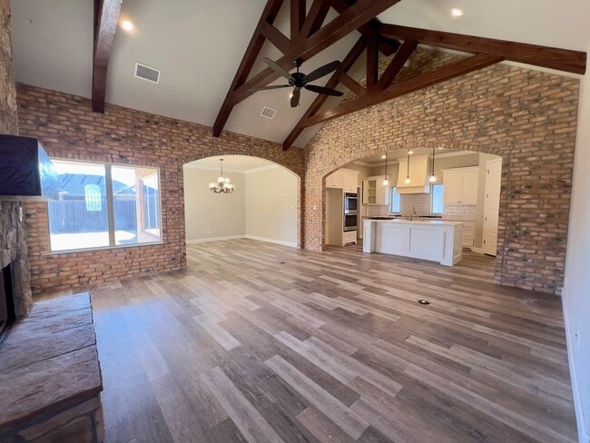 Photo - 7817 57th St