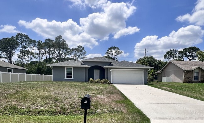 INCREDIBLE ALMOST NEW!! 4 Bedroom, 2 Bathr... - INCREDIBLE ALMOST NEW!! 4 Bedroom, 2 Bathr... House
