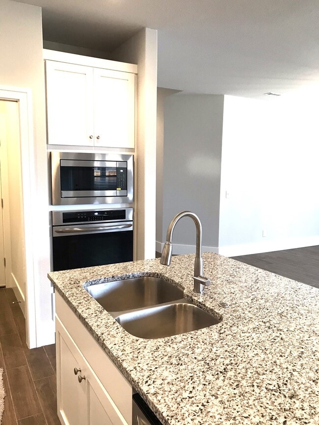 Photo - 2304 SW Hampton Ave