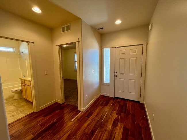 Photo - 120 S Voyage Ave