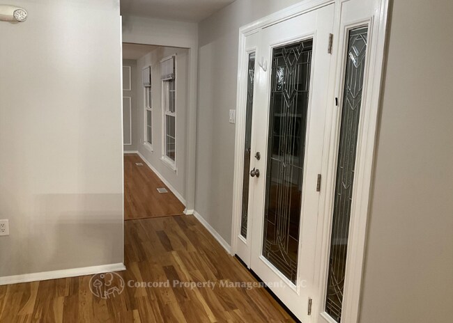 Photo - 2422 Eastridge Rd