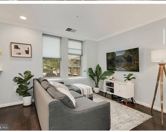 Building Photo - 1308 Clifton St NW Unit 109