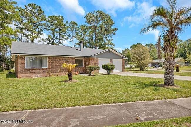 Photo - 1215 Bluehill Dr N