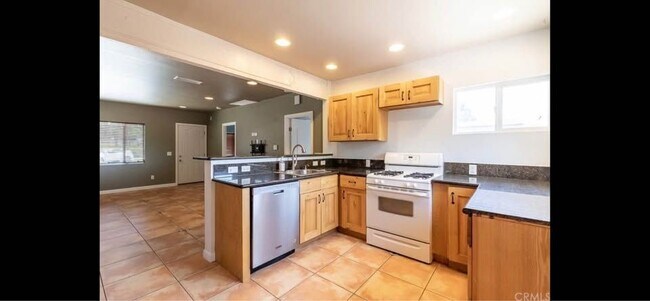 Photo - 28943 Greenspot Rd