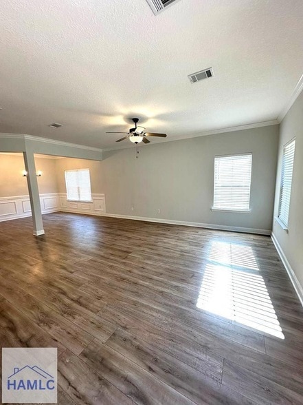 Photo - 156 Hamlet Ct