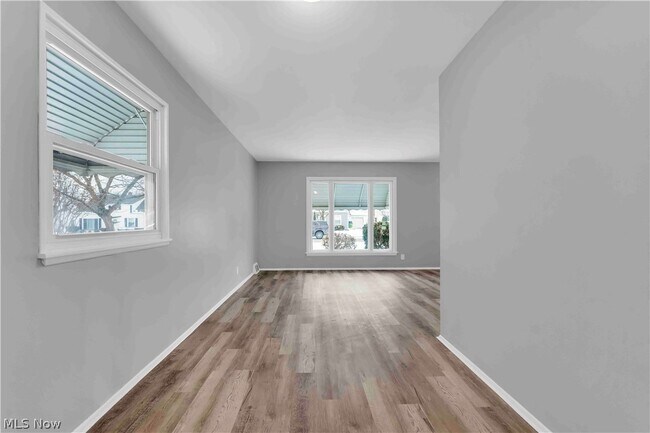 Photo - 26450 Drakefield Ave