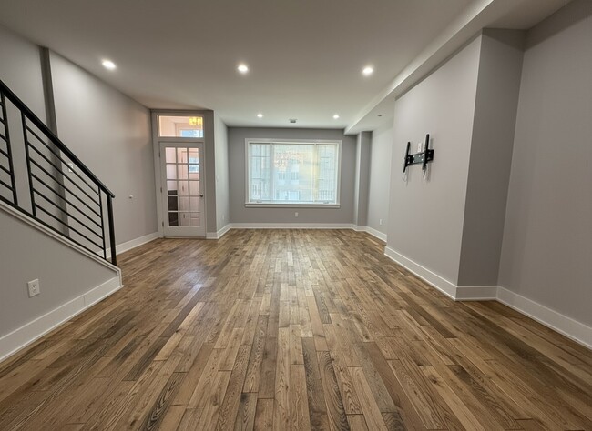 Photo - 2529 Grays Ferry Ave