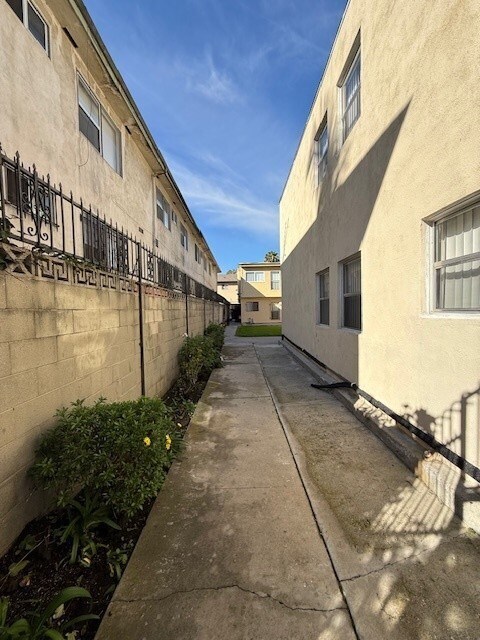 3877 Coco Ave