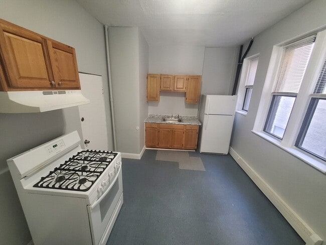 Building Photo - 10 Abbotsford St Unit 1