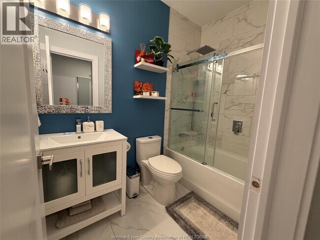 Photo - 477 Pelissier St Unit 3