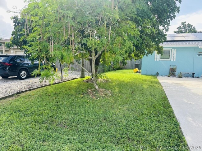 1657 Magnolia Ln