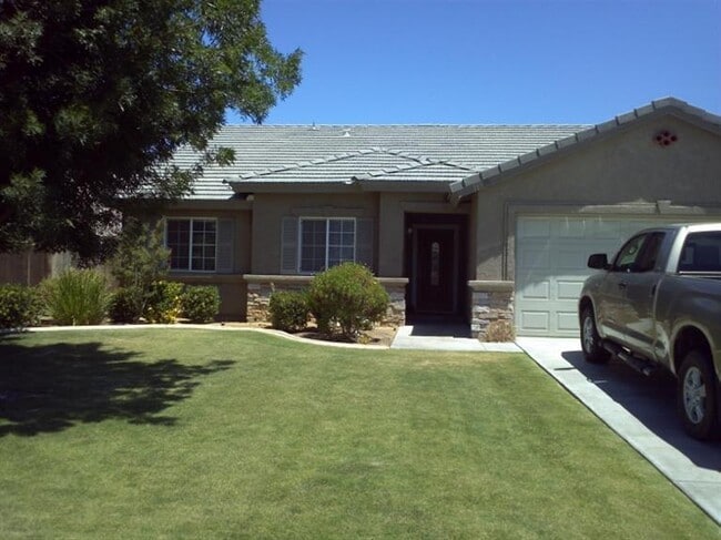 Photo - Beautiful NW Home 5 bed/2 bath $2750 Depos...